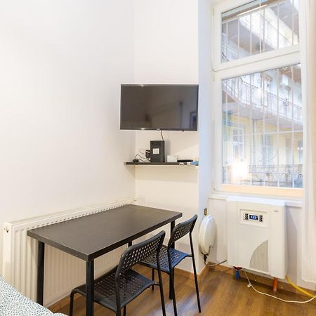 Nepszinhaz 16 Tiny Studios Budapeşte Dış mekan fotoğraf